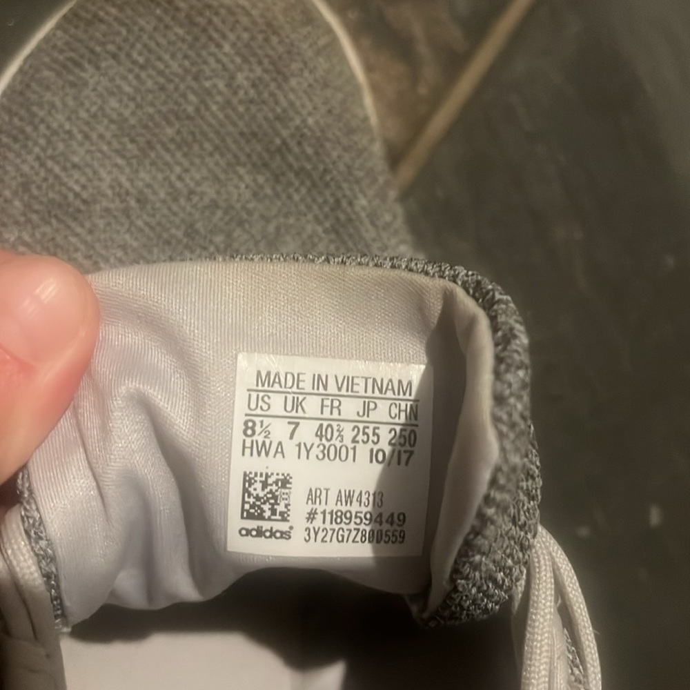 Adidas memory foam Gray and White Shoes - Picture 6 of 6